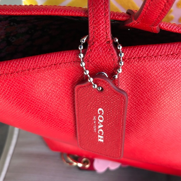 090. Coach Reversible Red & Floral Carryall Bag - Picture 11 of 14